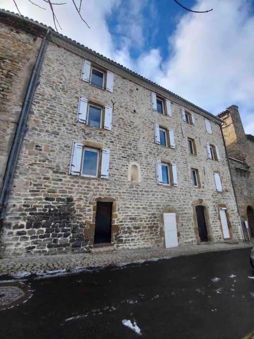 Logement Moderne Au Coeur Du Village Saint-Georges-de-Luzencon Luaran gambar